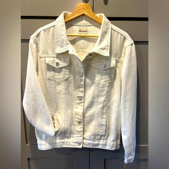 Jean Jacket L/XL Handcrafted with Wifey Emblem. - Picture 2 of 8